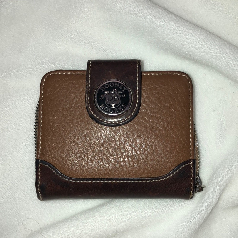Dooney and bourke wallet